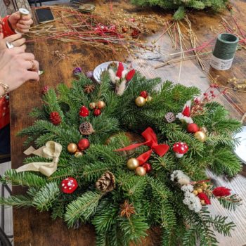 Atelier couronne de Noël (pré-réservation)